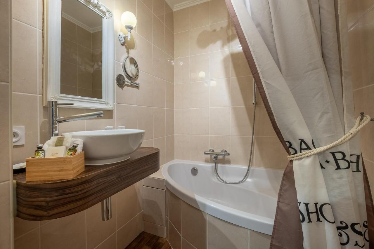 Logis Le Fleuray Hotel Cangey Exterior photo